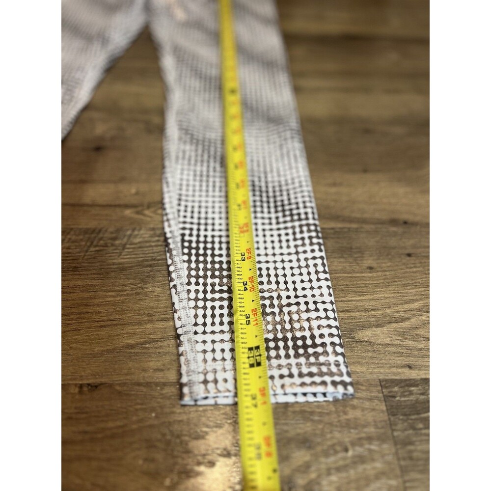 Peloton women’s leggings- Large- NWT-Show UP foil color - Picture 15 of 16